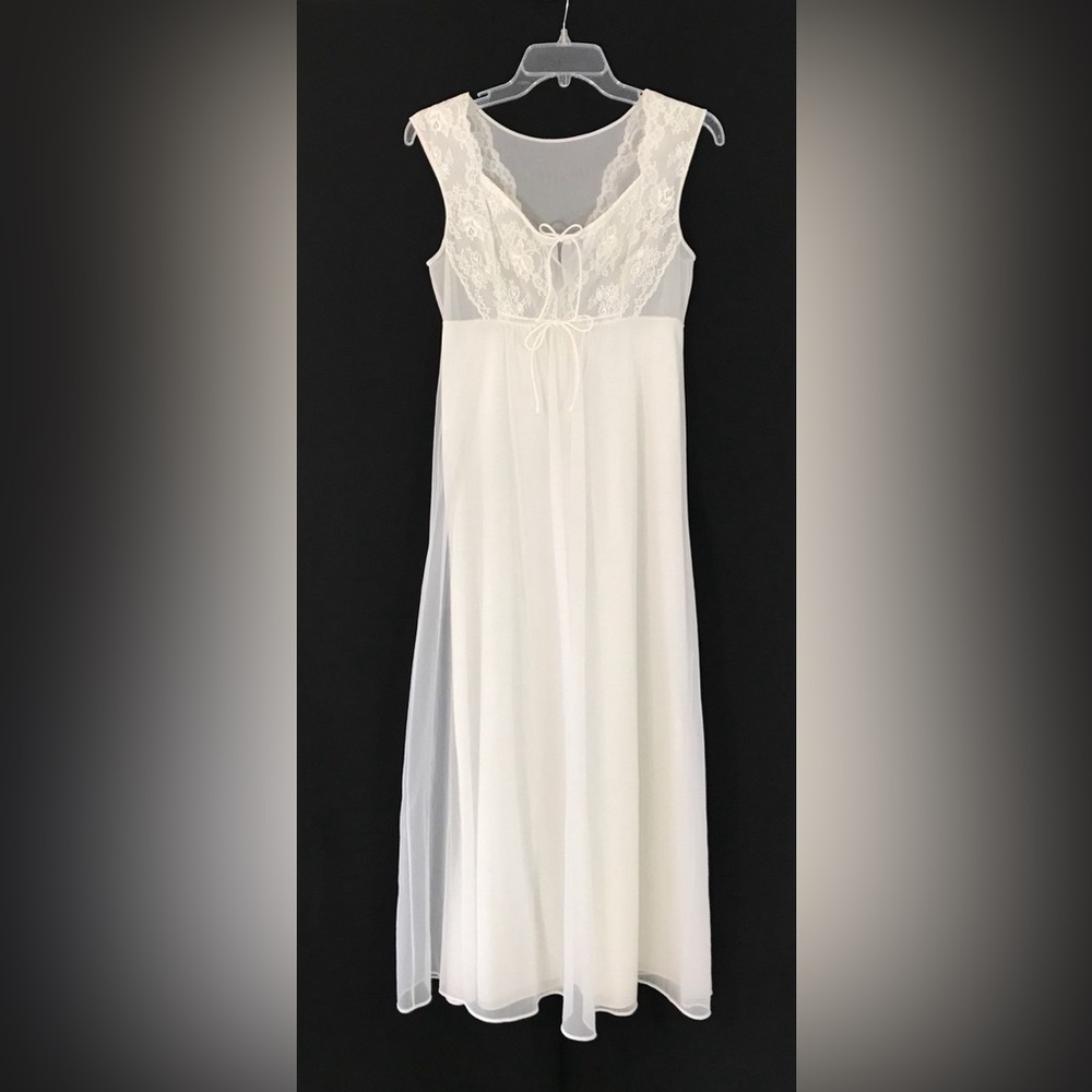 Vtg Shadowline White Chiffon Overlay Lace Pearl Nylon Long
Nightgown Lingerie -M